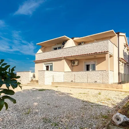 Apartament Didi Omišalj